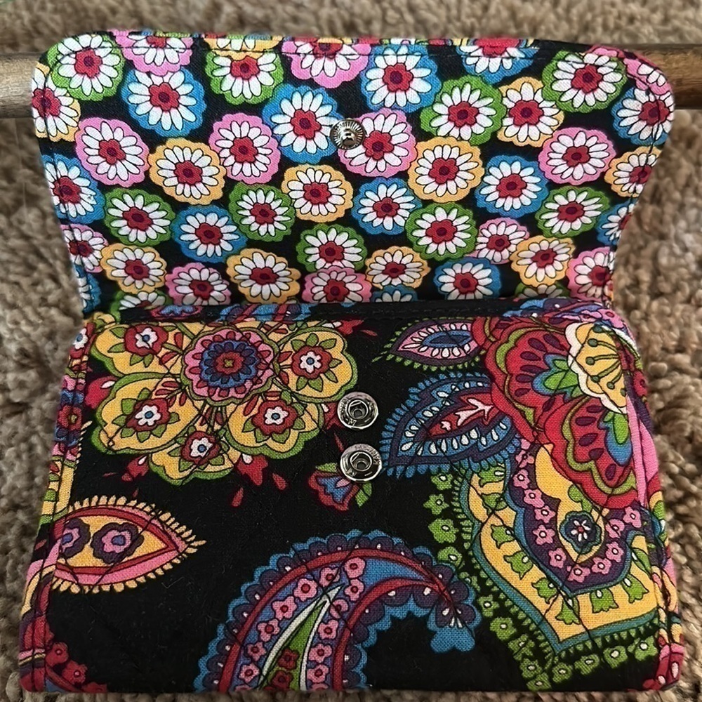 Vera Bradley Cotton Paisley trifold wallet - Picture 10 of 10